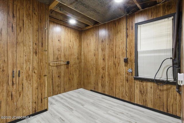 1837 W MCCARTY STREET, Jefferson City, MO 65109