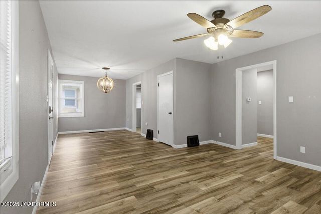 1837 W MCCARTY STREET, Jefferson City, MO 65109