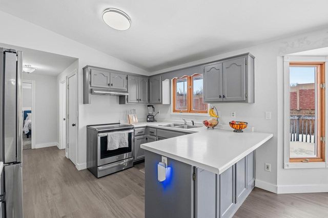 1901 BEECH TREE DRIVE, Green Bay, WI 54304