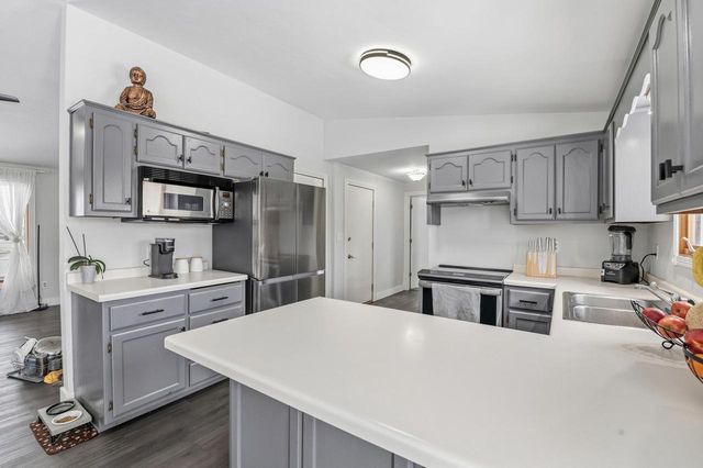 1901 BEECH TREE DRIVE, Green Bay, WI 54304