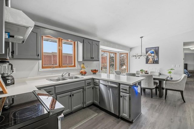 1901 BEECH TREE DRIVE, Green Bay, WI 54304