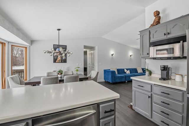 1901 BEECH TREE DRIVE, Green Bay, WI 54304