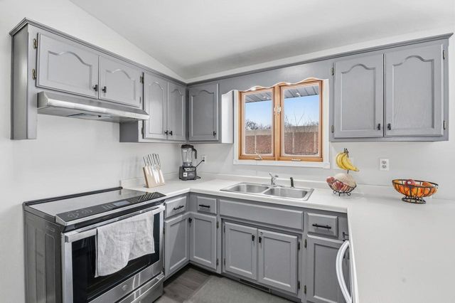 1901 BEECH TREE DRIVE, Green Bay, WI 54304