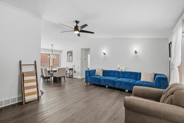 1901 BEECH TREE DRIVE, Green Bay, WI 54304