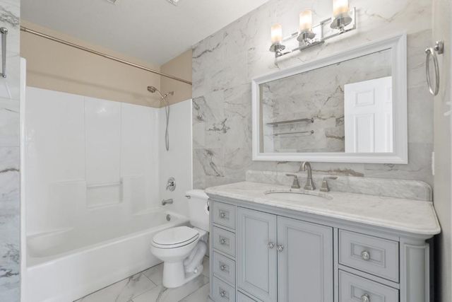 2301 Red Bird CV, Lago Vista, TX 78645