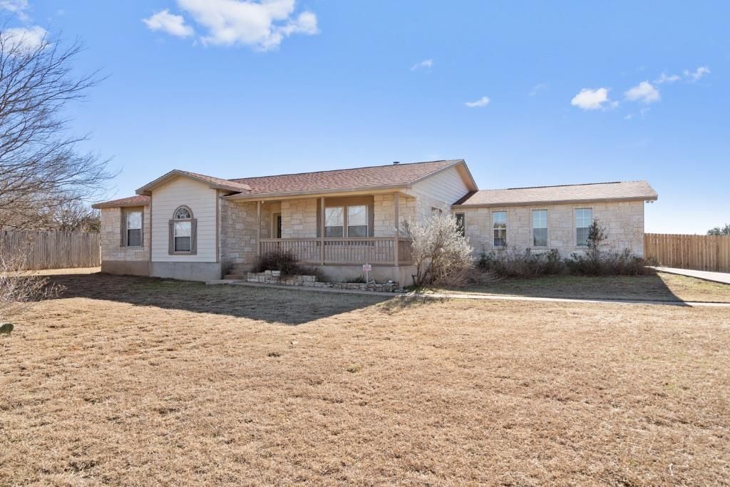 2301 Red Bird CV, Lago Vista, TX 78645
