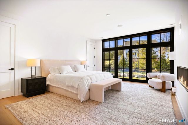 16 Park Avenue, Greenwich, CT 06830