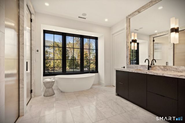 16 Park Avenue, Greenwich, CT 06830