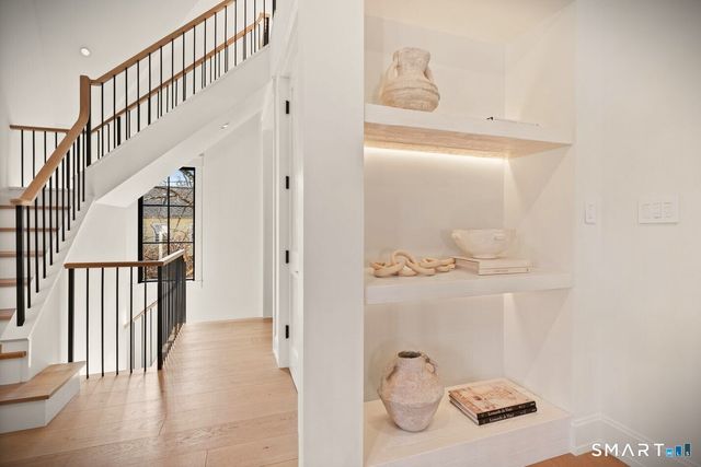 16 Park Avenue, Greenwich, CT 06830