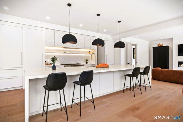 16 Park Avenue, Greenwich, CT 06830
