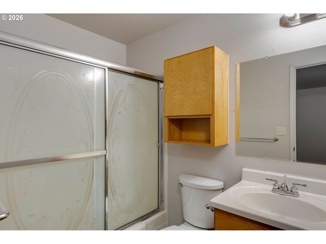 21715 Ne HALSEY St, Fairview, OR 97024