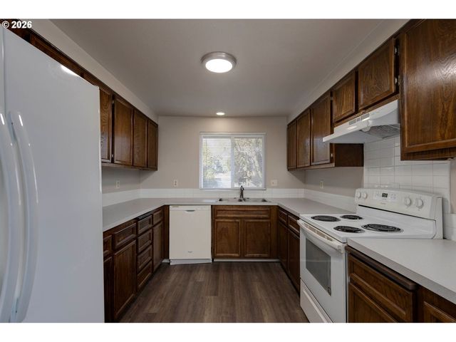 21715 Ne HALSEY St, Fairview, OR 97024