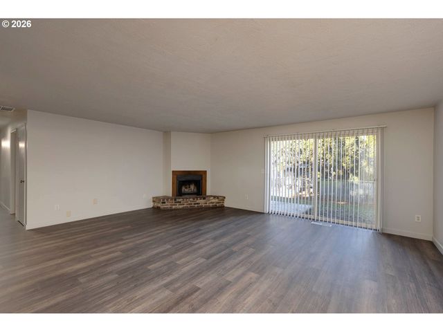 21715 Ne HALSEY St, Fairview, OR 97024