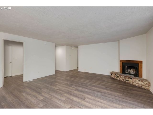 21715 Ne HALSEY St, Fairview, OR 97024