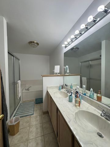 2164 SEAVER Lane 2164, Hoffman Estates, IL 60169