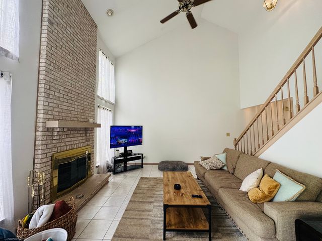 2164 SEAVER Lane 2164, Hoffman Estates, IL 60169