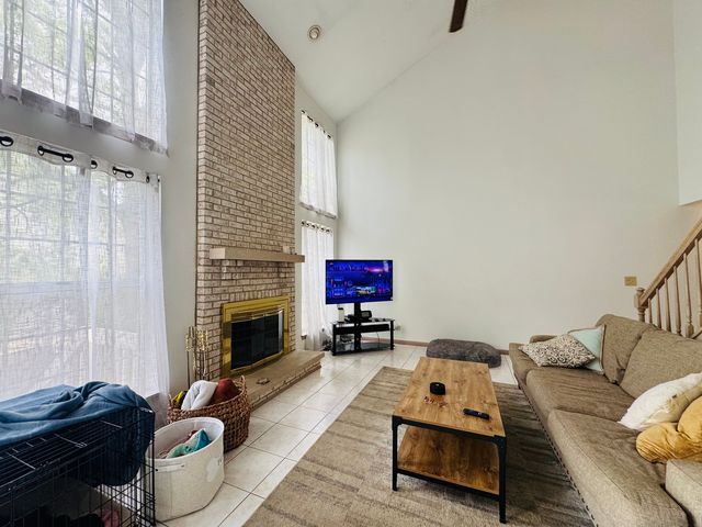 2164 SEAVER Lane 2164, Hoffman Estates, IL 60169
