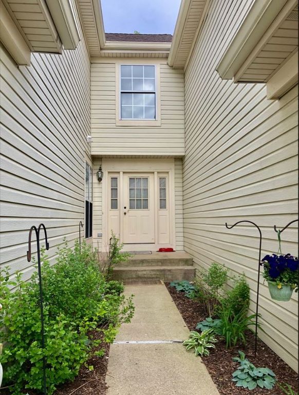 2164 SEAVER Lane 2164, Hoffman Estates, IL 60169