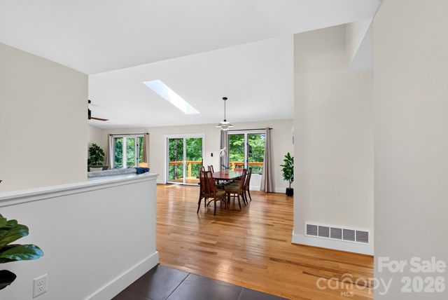 12 Beech Tree Lane, Asheville, NC 28804