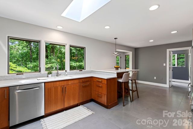 12 Beech Tree Lane, Asheville, NC 28804
