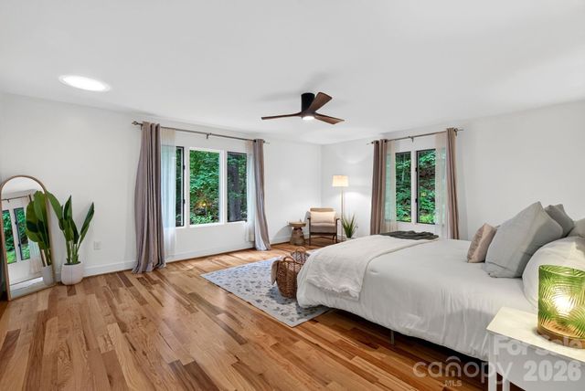 12 Beech Tree Lane, Asheville, NC 28804