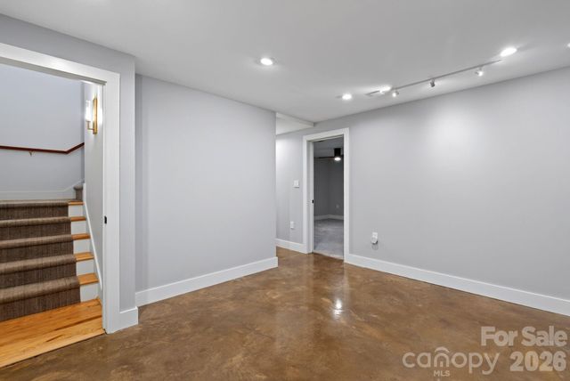 12 Beech Tree Lane, Asheville, NC 28804
