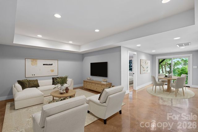 12 Beech Tree Lane, Asheville, NC 28804