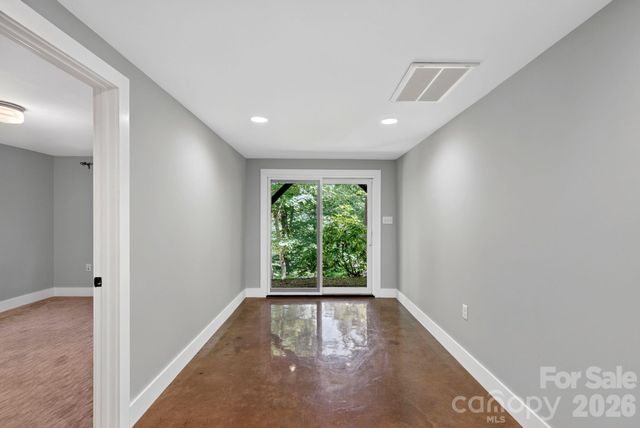 12 Beech Tree Lane, Asheville, NC 28804