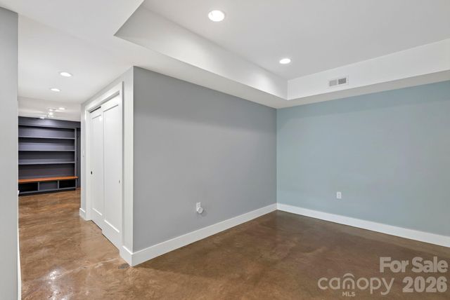 12 Beech Tree Lane, Asheville, NC 28804