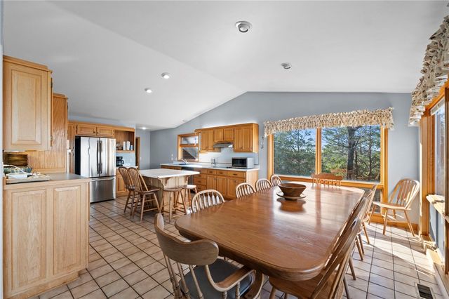 188 Point Mirage Road, Eureka Springs, AR 72631