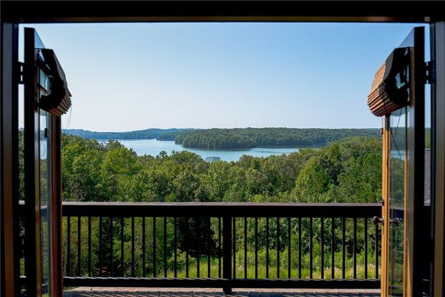 6407 Grand Marina Circle, Gainesville, GA 30506