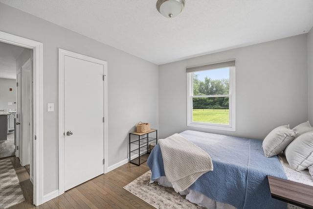 706 Russells Mills Rd, Dartmouth, MA 02748