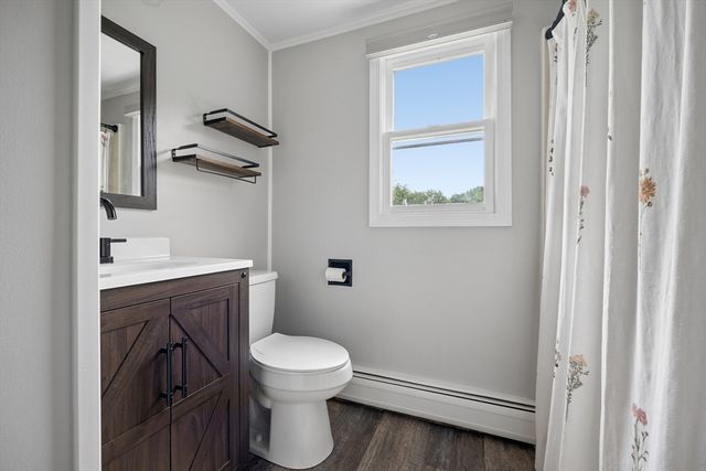 706 Russells Mills Rd, Dartmouth, MA 02748