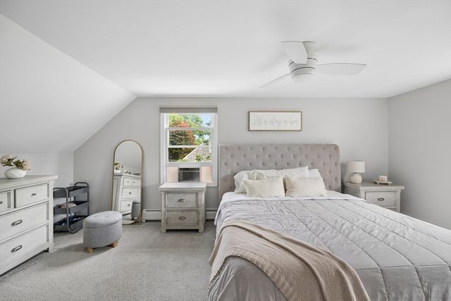 706 Russells Mills Rd, Dartmouth, MA 02748