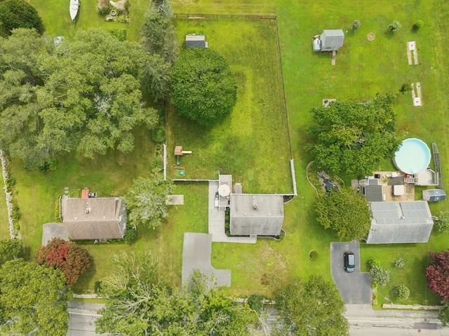 706 Russells Mills Rd, Dartmouth, MA 02748
