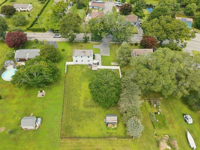 706 Russells Mills Rd, Dartmouth, MA 02748