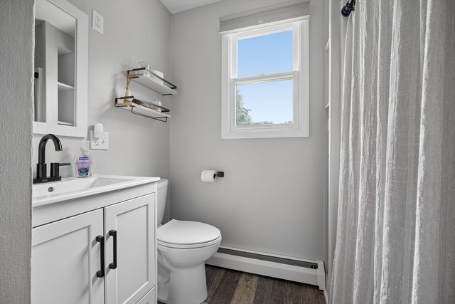 706 Russells Mills Rd, Dartmouth, MA 02748