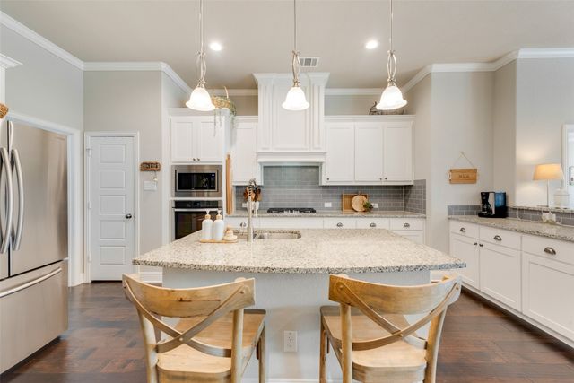 2805 Stoneleigh Drive, Mansfield, TX 76084