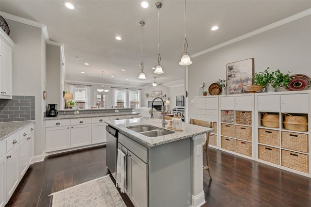 2805 Stoneleigh Drive, Mansfield, TX 76084