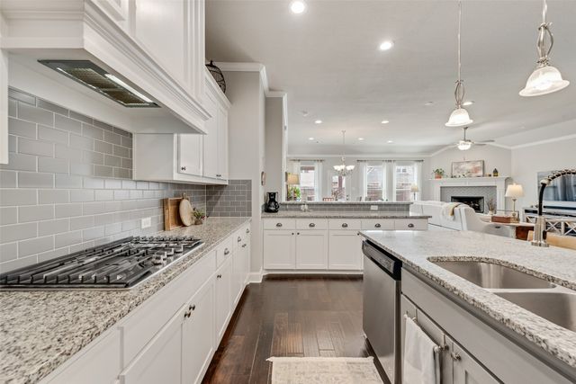 2805 Stoneleigh Drive, Mansfield, TX 76084