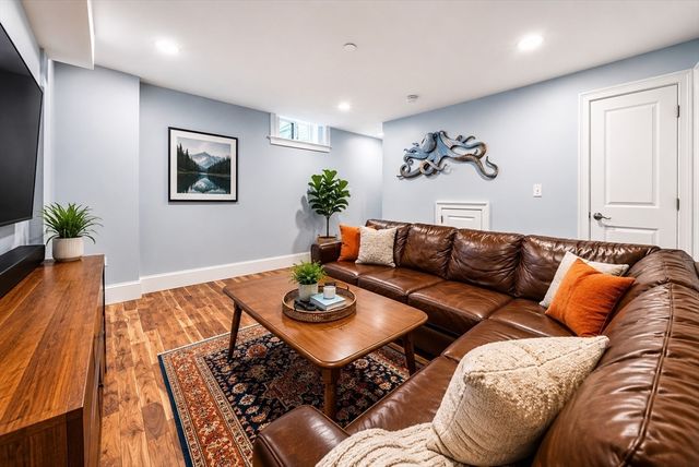 299 Columbia 299, Cambridge, MA 02139