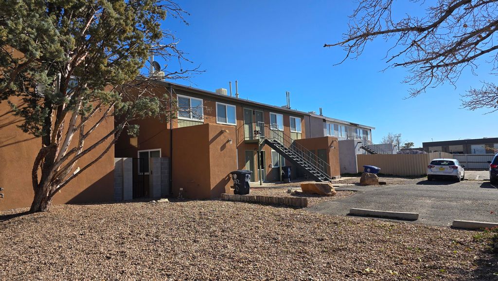 130 Altez Street NE, Albuquerque, NM 87123