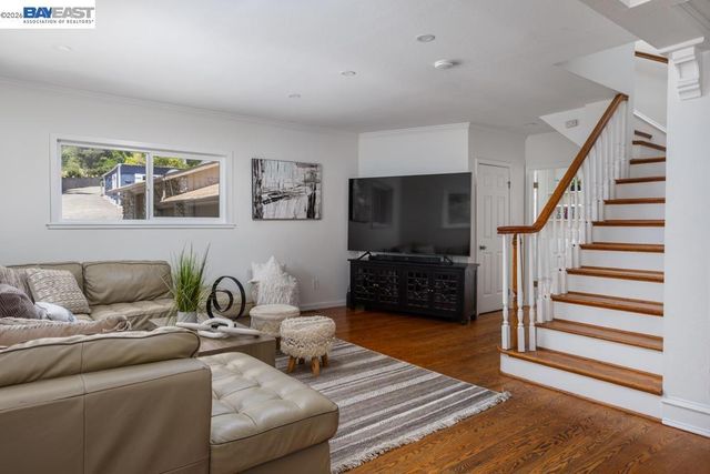 3354 D St, Hayward, CA 94541