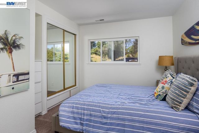 3354 D St, Hayward, CA 94541