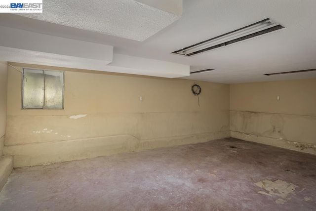 3354 D St, Hayward, CA 94541