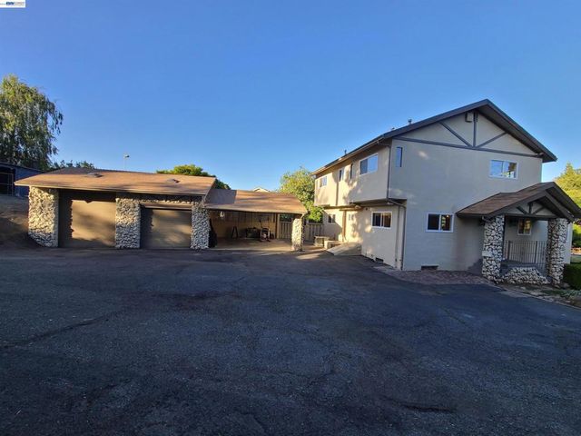 3354 D St, Hayward, CA 94541