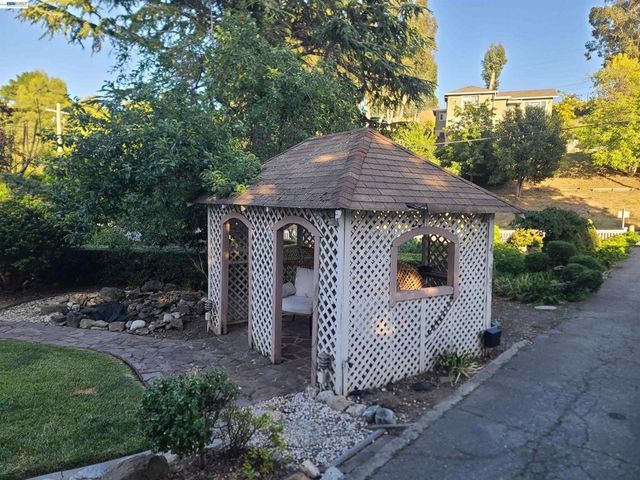 3354 D St, Hayward, CA 94541