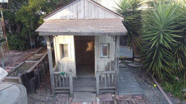 3354 D St, Hayward, CA 94541