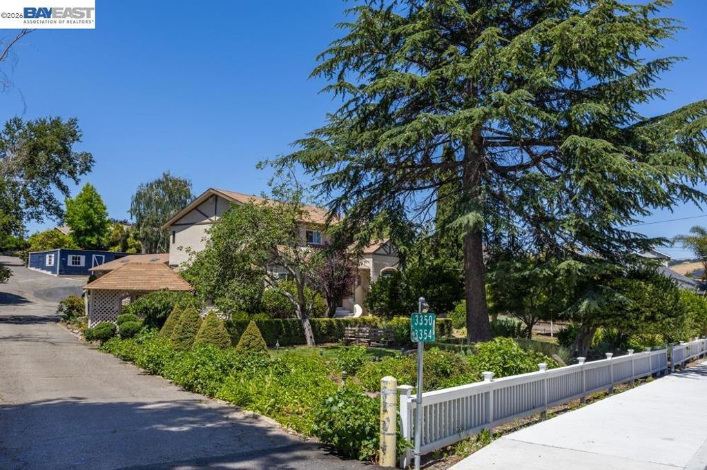 Image 32 of property listing at 3354 D St, Hayward, CA 94541