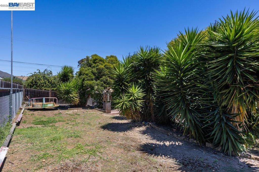 Image 33 of property listing at 3354 D St, Hayward, CA 94541